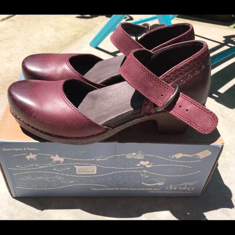 Dansko Clogs 🌱